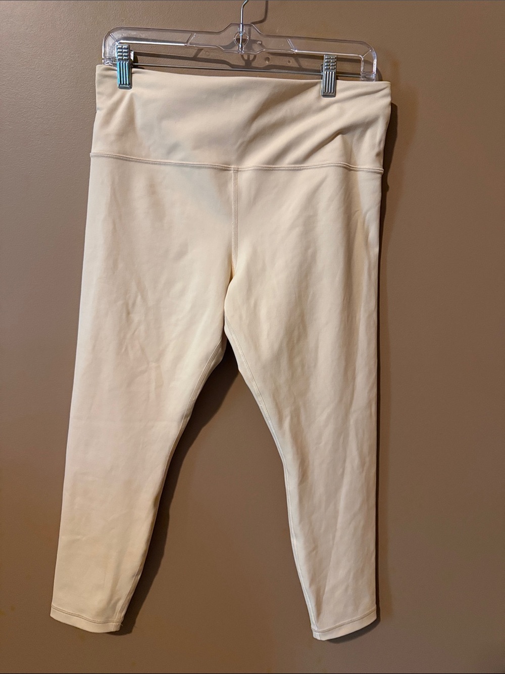 Athleta cream crop leggings